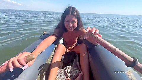 Real Pair Having Anal Sex In A Boat Right In The Centre Of The Lake